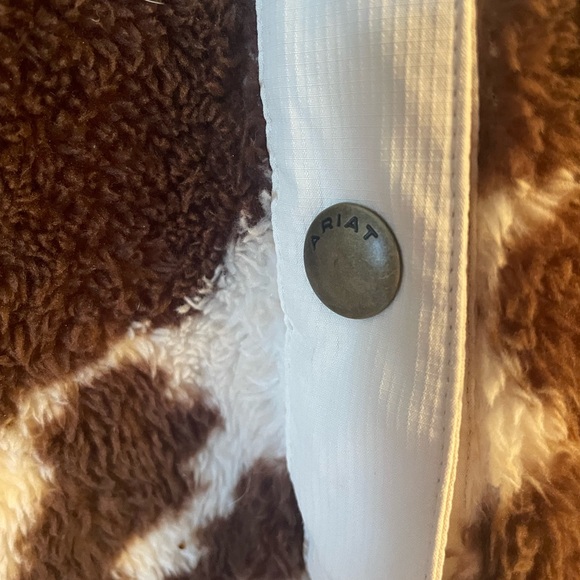 Ariat cow print Sherpa large - Picture 3 of 3